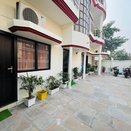 Log Inn Banaras Varanasi Exterior photo
