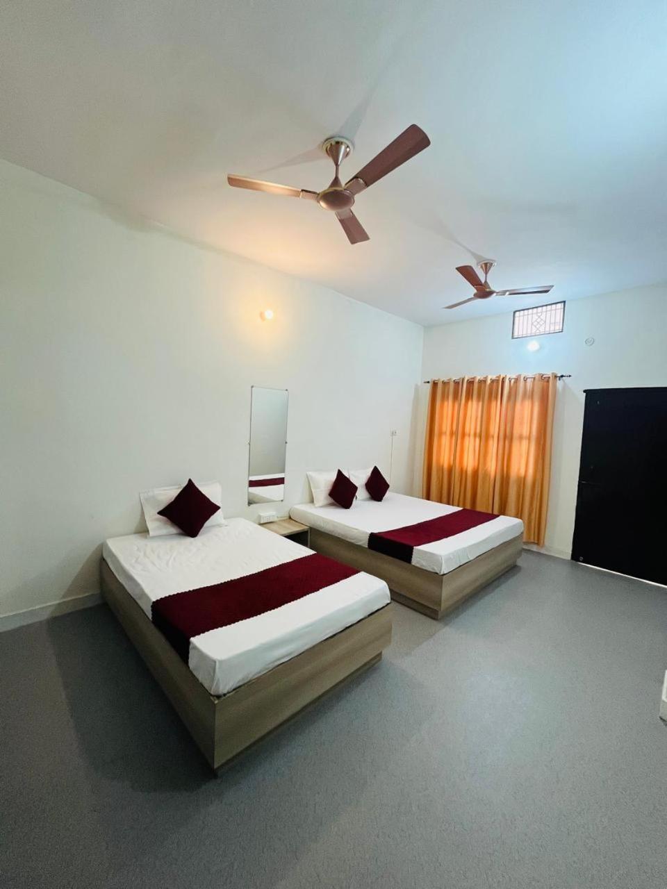 Log Inn Banaras Varanasi Exterior photo